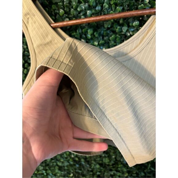 Aerie Green Ribbed Cropped Tank Top Sz Medium - Picture 2 of 3
